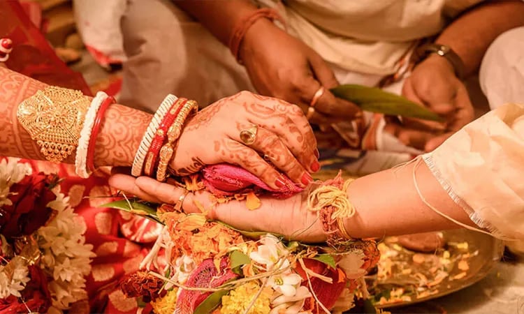 চাকরিওয়ালা ছাড়া বিয়ে দেওয়া যাবে না , নিম্ন ভাবনায় দেশজুড়ে বাড়ছে দারিদ্র্যতা