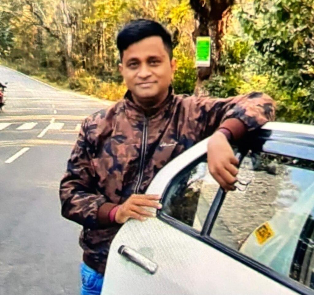 কিস্তির টাকা তুলতে গিয়ে নিখোঁজ অর্থলগ্নি সংস্থার কর্মী , পাগল হয়ে খুঁজছে স্ত্রী