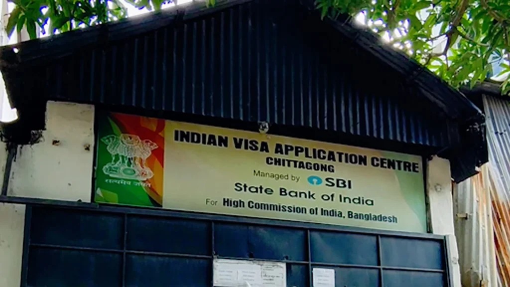 হাদির মৃত্যুতে উত্তাল বাংলাদেশ, চট্টগ্রামে বন্ধ ভারতীয় ভিসা কেন্দ্র