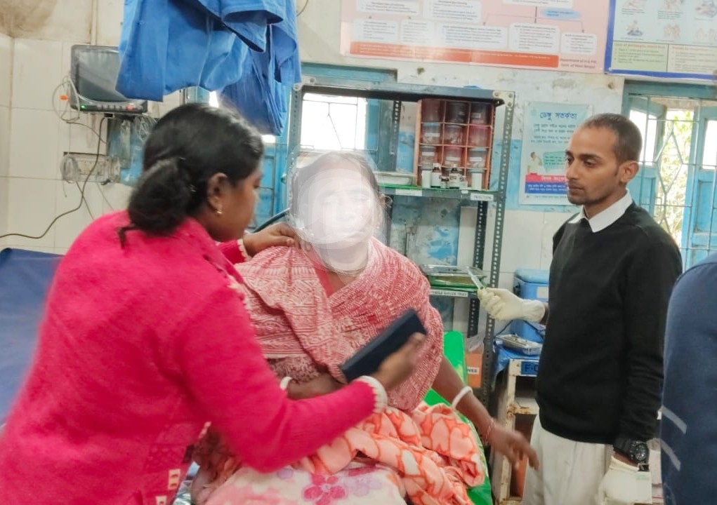 বাঘের হানায় গুরুতর জখম মহিলা , আতঙ্কে ভুগছে বাইশগুড়ির বাসিন্দারা