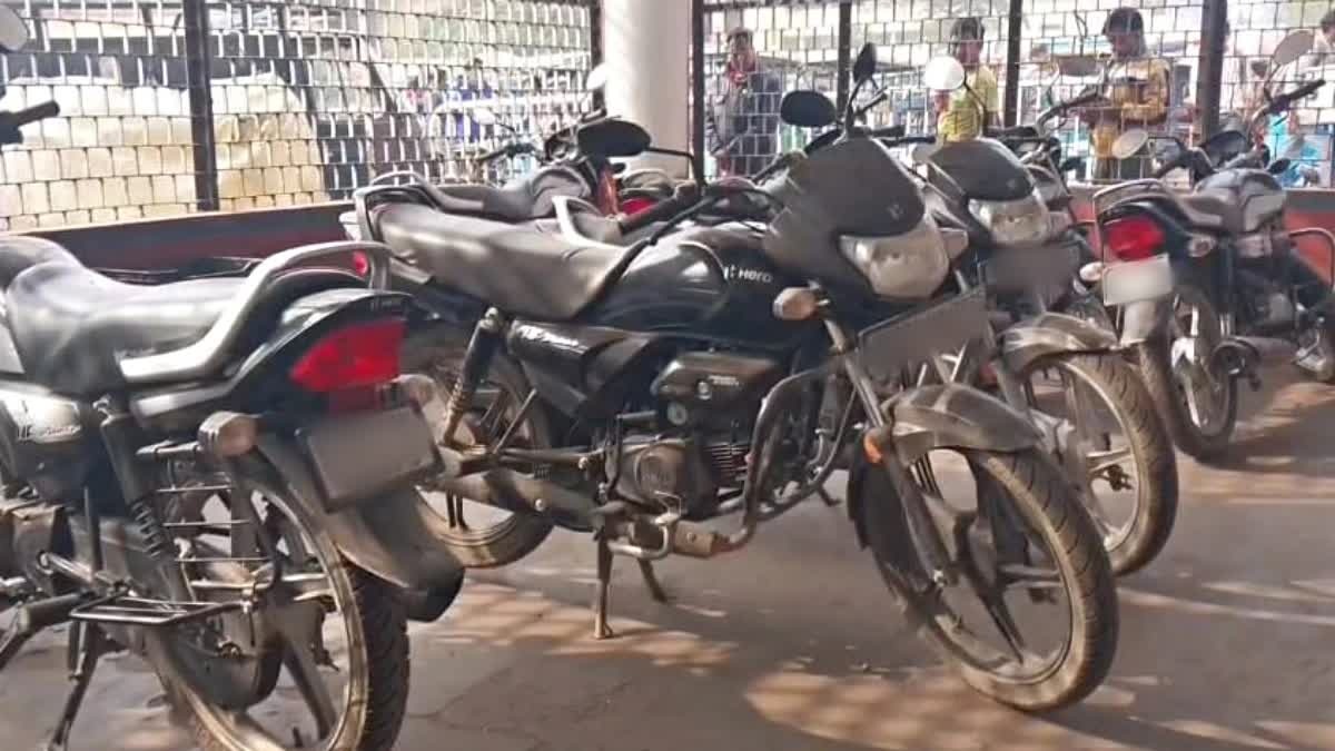 বিধানসভা ভোটের আগে বিহারের ৫৫ টি বাইক বর্ধমানে , বিজেপি অফিস ঘিরে বিক্ষোভ তৃণমূলের