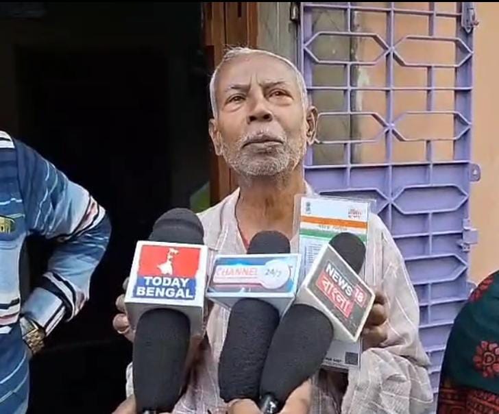 ফের খসড়া তালিকায় মৃত জ্বলজ্যান্ত ব্যক্তি , নির্বাচন কমিশনের ওপর ক্ষোভ প্রকাশ ভোটারের