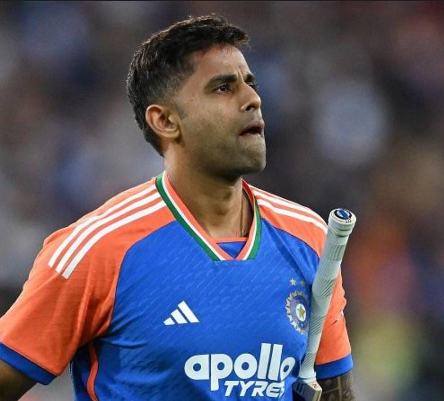 ১৯ ম্যাচে মাত্র ২১৮ , ছন্দে ফিরতে জ্যোতিষীর আশ্রয় সূর্যকুমারের