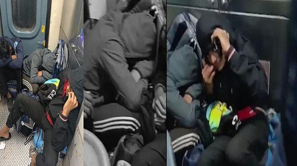 ট্রেনের শৌচাগারের পাশে বসেই জাতীয় প্রতিযোগিতায় কুস্তিগীররা , তুঙ্গে বিতর্ক