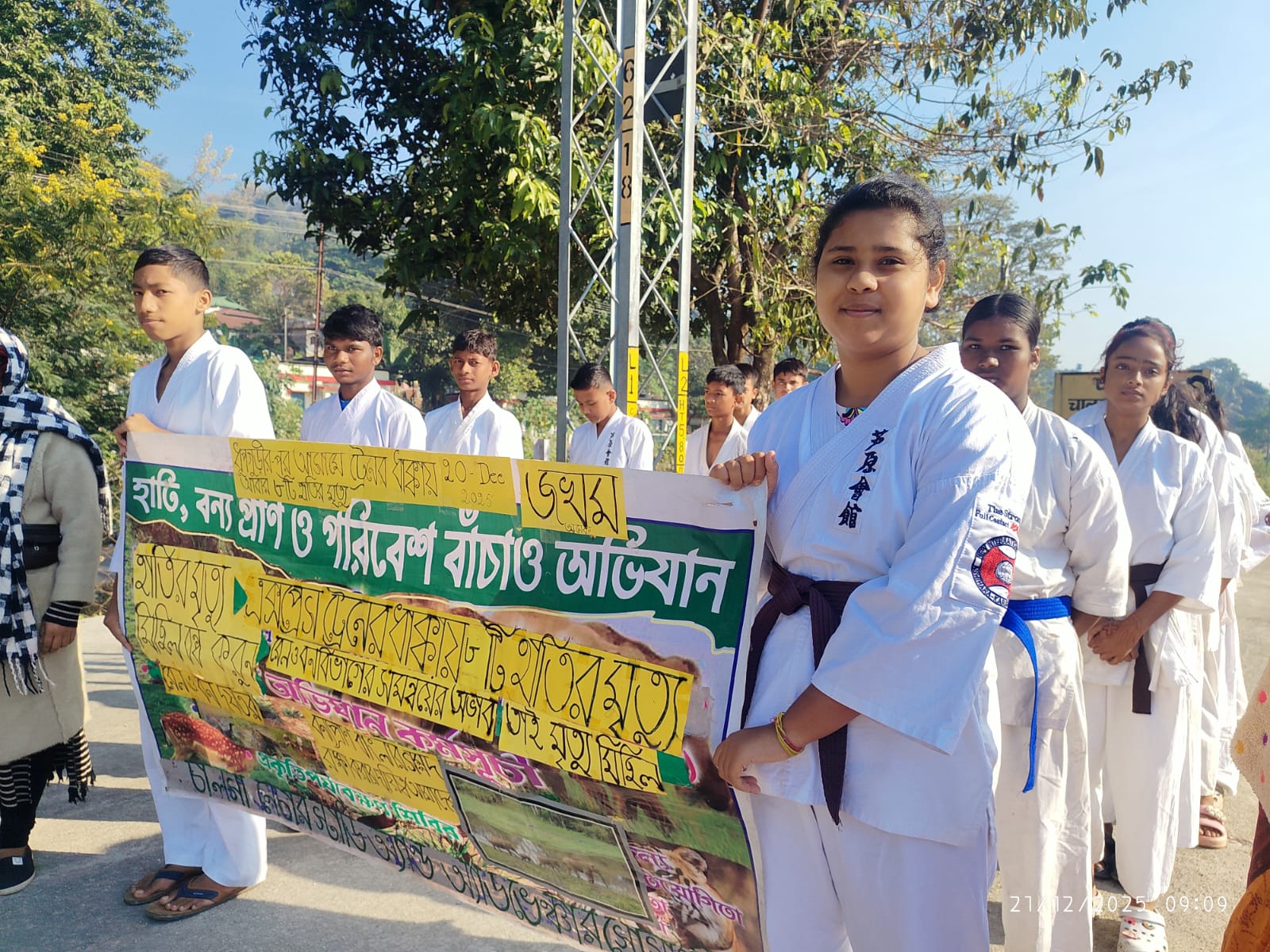 রেলের ধাক্কায় একের পর এক বন্যপ্রাণীর মৃত্যু , পথে নামলেন পরিবেশ প্রেমীরা