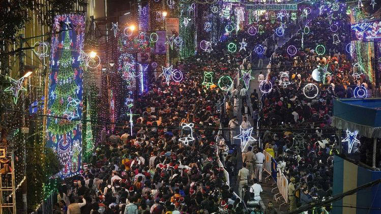 বড়দিনে প্রায় ১ হাজার ৫০০ ফোর্সের নজরদারিতে পার্কস্ট্রিট , মোতায়েন উইনার্স বাহিনী