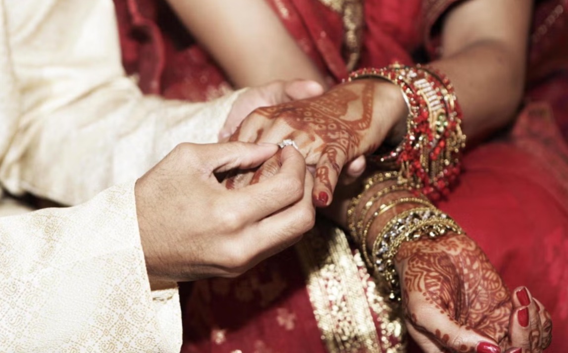 বিয়েতে বাবা-মায়ের গ্রিন সিগন্যাল বাধ্যতামূলক, আইন আনছে গুজরাতের বিজেপি সরকার