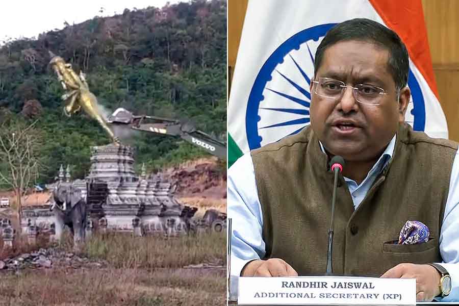 “কম্বোডিয়ায় বিষ্ণু মূর্তি ভাঙার ঘটনা অসম্মানজনক”, প্রতিক্রিয়া বিদেশমন্ত্রকের