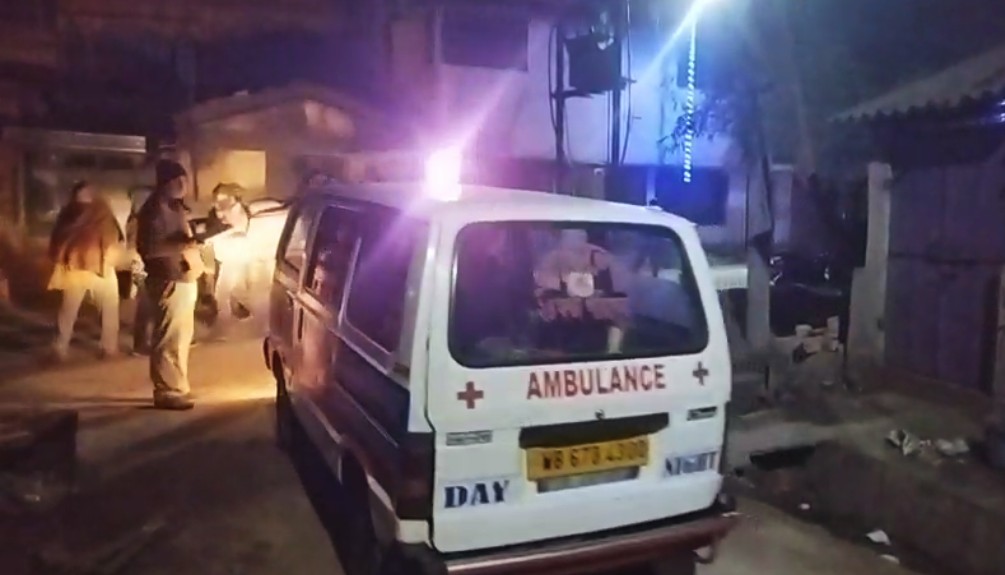 ভাড়া বাড়িতে অগ্নিদগ্ধ হয়ে নববধূর মৃত্যু , খুনের অভিযোগ পরিবারের