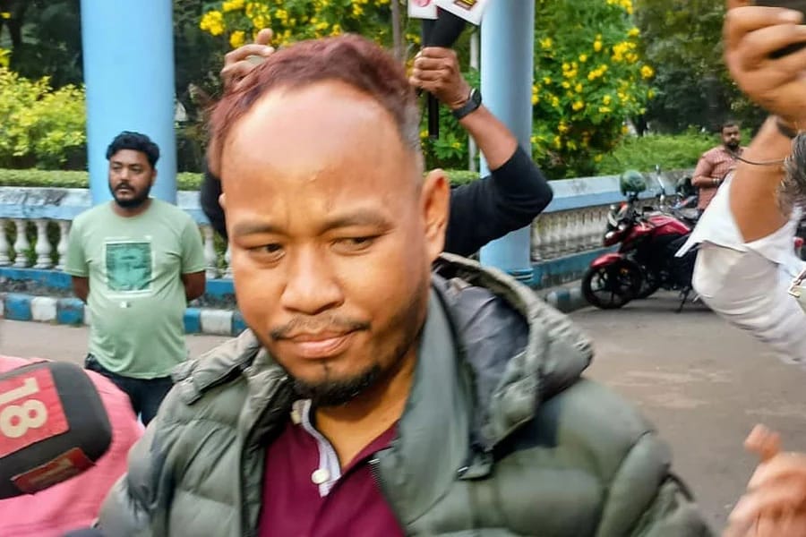 হাইকোর্টের নির্দেশ অমান্য , বিডিও প্রশান্ত বর্মনের বিরুদ্ধে গ্রেফতারি পরোয়ানা জারি