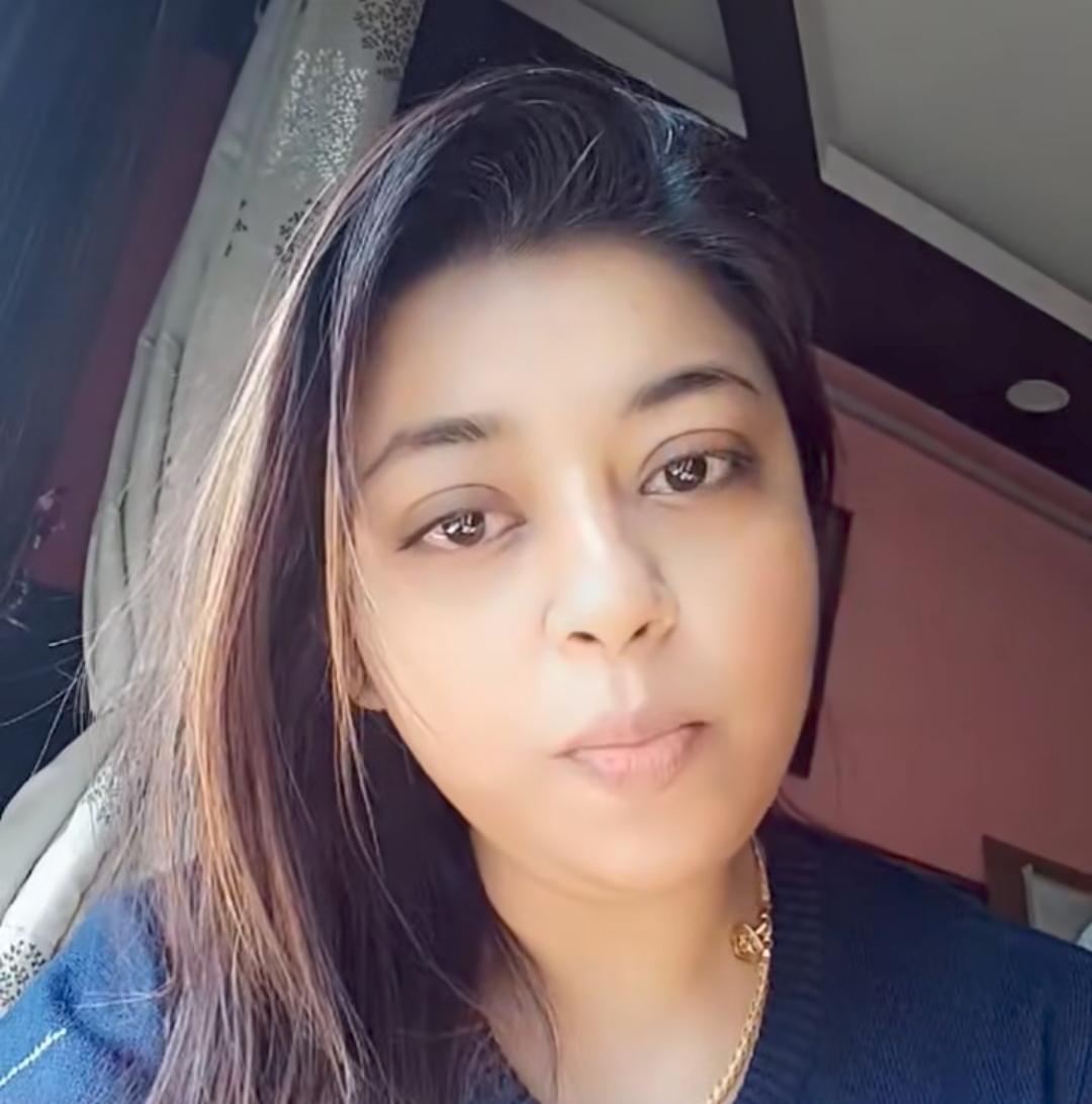 জাতপাতের গান শুনব না , লগ্নজিতার পর অনুষ্ঠানের মঞ্চেই হেনস্থার শিকার সঙ্গীতশিল্পী মধুবন্তী