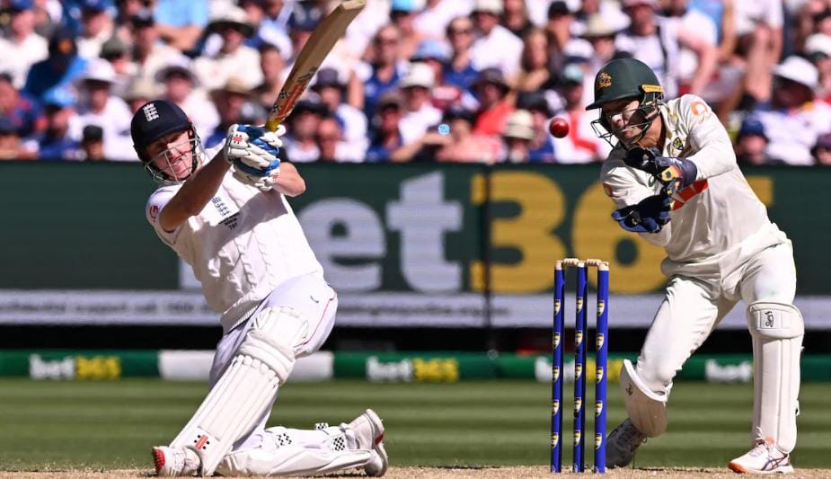 মদ্যপান বিতর্ক অতীত , ১৫ বছর পর অস্ট্রেলিয়ায় জিতে মান বাঁচাল ইংল্যান্ড