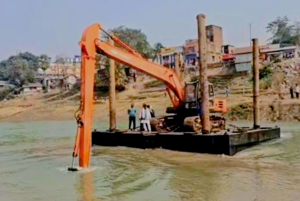 নতুন বছরের আগেই শুরু ঘাটাল মাস্টার প্ল্যানের কাজ , শিলাবতী নদীতে শুরু খনন