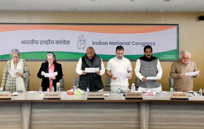 ‘গান্ধী’র নাম বাদ দেওয়ার প্রতিবাদ, দেশজুড়ে পথে নামছে কংগ্রেস