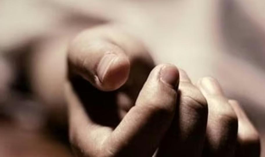 পরীক্ষার হলে চুরি , বকাবকি শিক্ষিকার , আত্মঘাতী দশম শ্রেনীর ছাত্রী