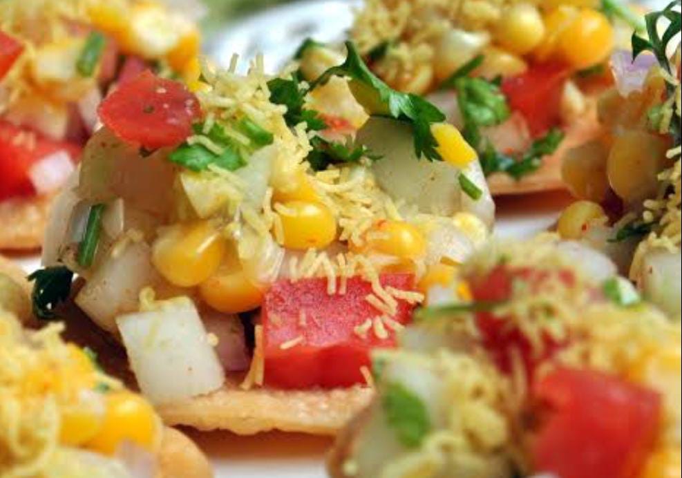 শীতের সন্ধ্যায় বানিয়ে নিন কর্ন পাপড়ি চাট