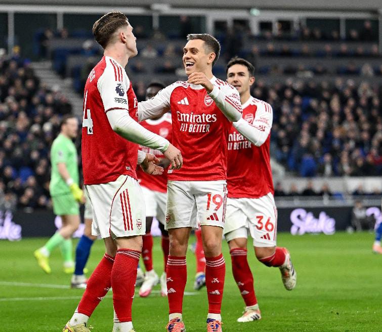 প্রিমিয়ার লিগ , জয়ের ধারা অব্যাহত আর্সেনালের , ছন্দে ফিরল সিটি