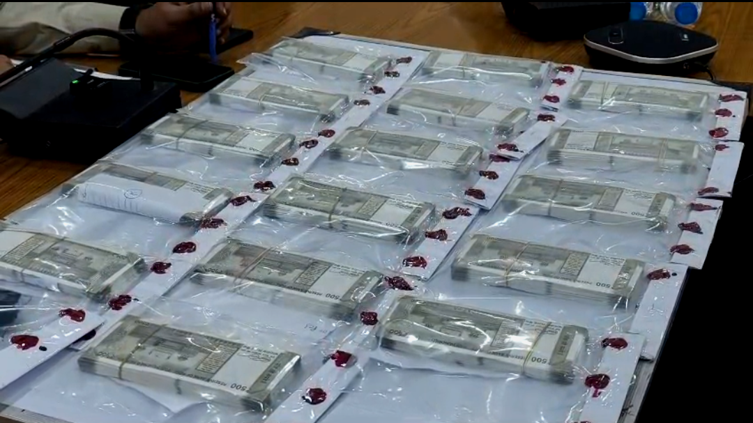 নদীয়ার পর এবার মালদহ থেকে উদ্ধার বিপুল অঙ্কের জাল নোট , চক্র ধরতে কোমর বাঁধছে পুলিশ