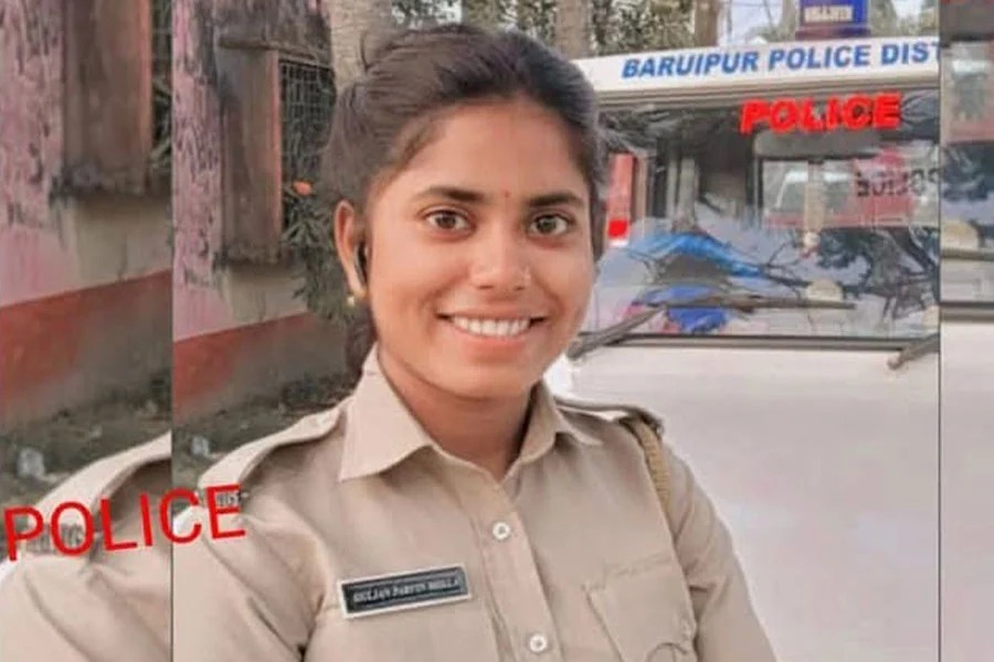 ক্যানিংয়ে মহিলা হোমগার্ডের রহস্যমৃত্যু , পুলিশ কোয়ার্টার থেকে উদ্ধার ঝুলন্ত দেহ