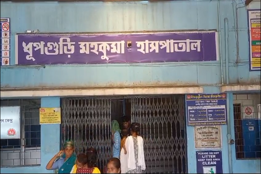 হাসপাতালের জমি দখল করে ক্লাবঘর , কাঠগড়ায় খোদ তৃণমূল