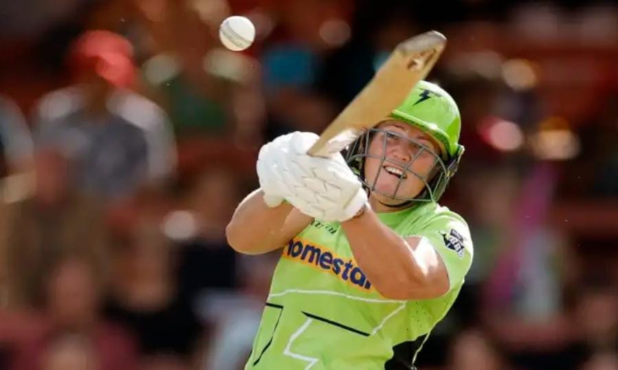 ১৫ বলে অর্ধ শতরান , মহিলা ক্রিকেটে বিশ্বরেকর্ড লরা হ্যারিসের