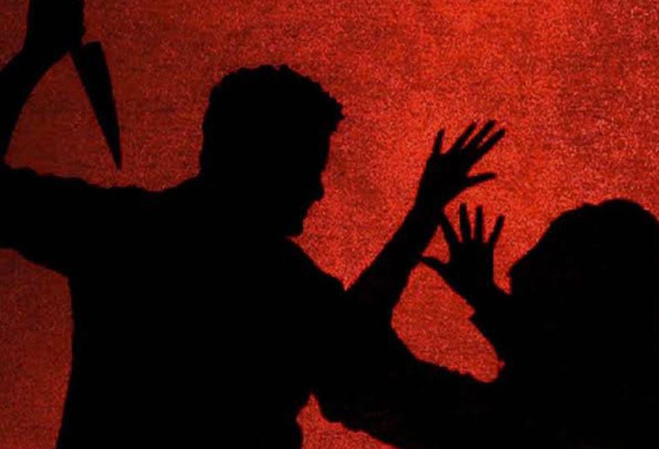 পণ ফেরত চাওয়ায় চরম পরিণতি , স্বামী - ননদ মিলে কুপিয়ে খুন গৃহবধূকে