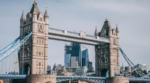 ভারতীয় যুবককে ‘ক্রীতদাস’ বলে কটাক্ষ, ৮১.৩৪ লক্ষ টাকা ক্ষতিপূরণের নির্দেশ ব্রিটেনের আদালতের