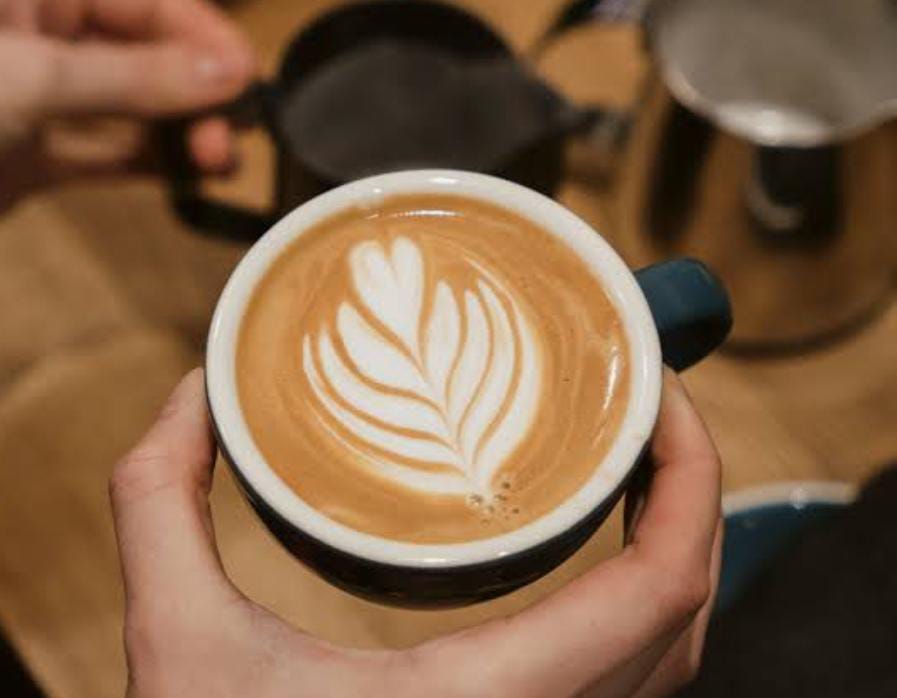 বাড়িতেই বানিয়ে ফেলুন রেস্তোরাঁ স্টাইল ক্যাপাচিনো