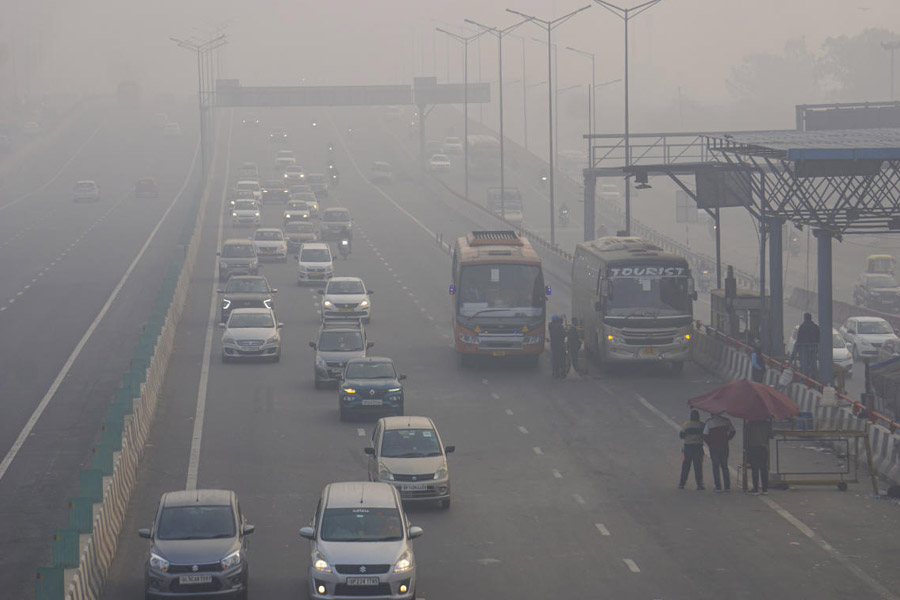 বছরে শেষে বাংলায় শীতের আমেজ , রাজ্যজুড়ে হাড় কাঁপানো ঠাণ্ডার আমেজ