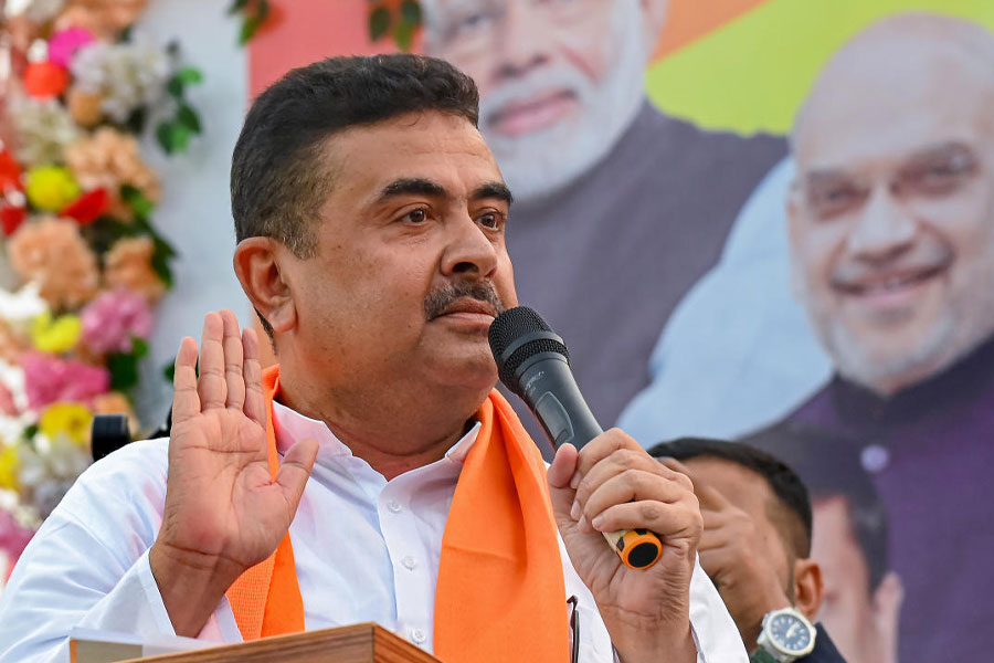 ঔদ্ধত্যের চরম সীমা পার , হেঁড়িয়ায় শুভেন্দু অধিকারীর কনভয়ের ধাক্কায় আহত মা-শিশু