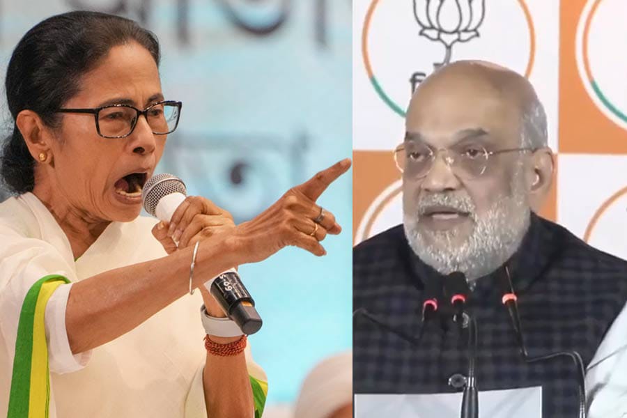 কাশ্মীরে পাহেলগাঁও হামলা আপনারা করলেন?,অনুপ্রবেশ ইস্যুতে শাহের অভিযোগ উড়িয়ে পাল্টা কটাক্ষ মমতার