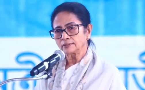 ওরা নিজের বাবা - মাকেই সম্মান করে না , SIR শুনানিতে বৃদ্ধদের ডাকা নিয়ে কমিশনকে একহাত নিলেন মমতা