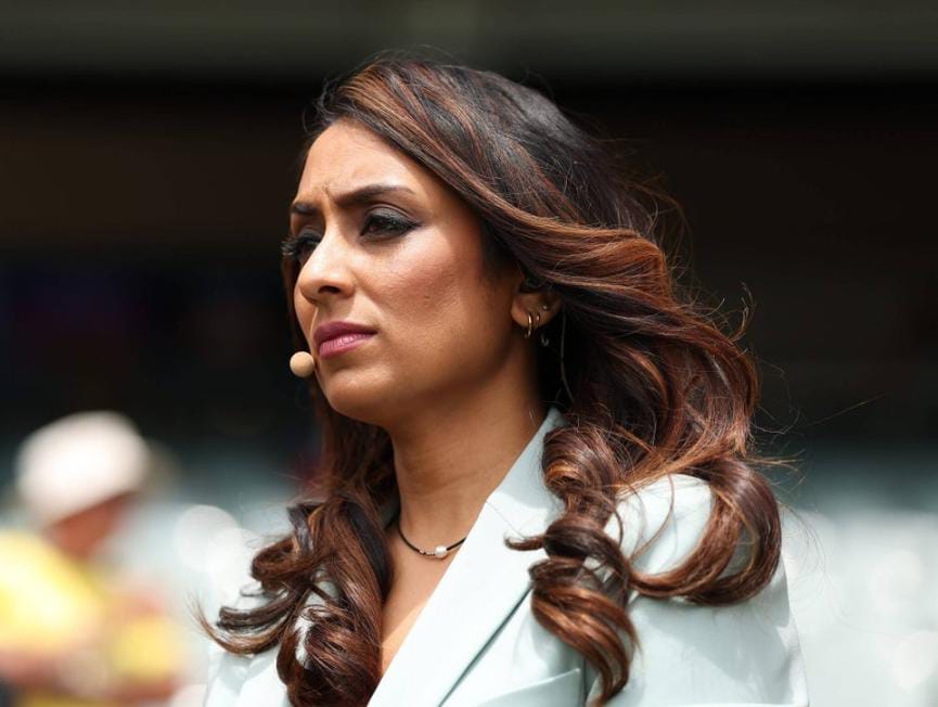 কলকাতার মেয়ের মাথায় রাজমুকুট , ব্রিটেনের পঞ্চম সর্বোচ্চ শিরোপা ইশা গুহের