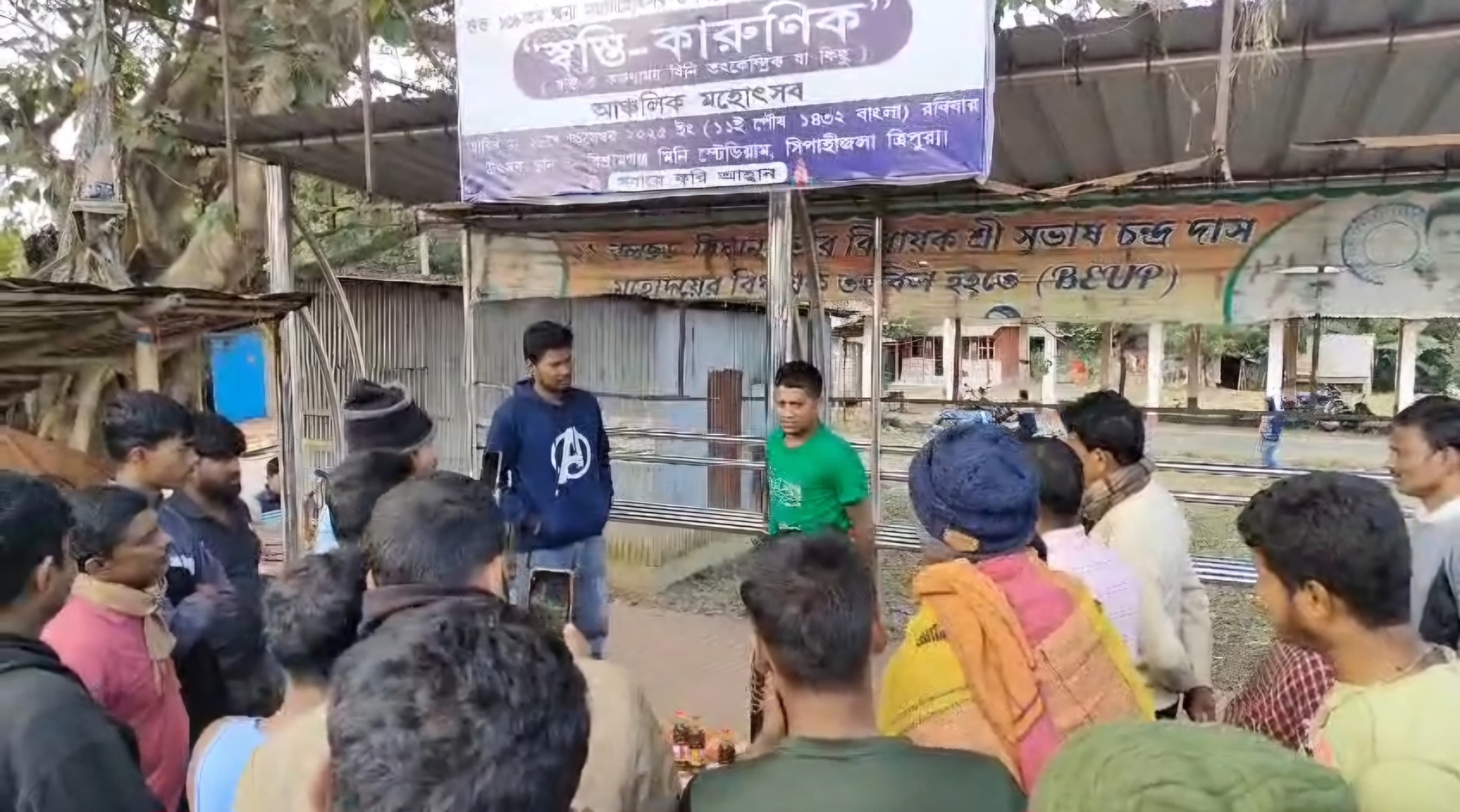 দিনের পর দিন সর্ষের তেল চুরি , অভিযুক্ত কালু মিঞাকে ধরে উচিৎ শিক্ষা দিল এলাকাবাসী