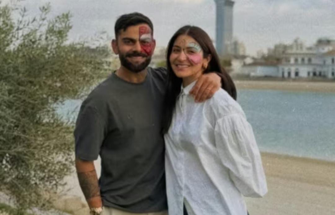 বিরাটের মুখে স্পাইডারম্যান , অভিনব কায়দায় নতুন বছরকে স্বাগত জানালেন বিরুস্কা