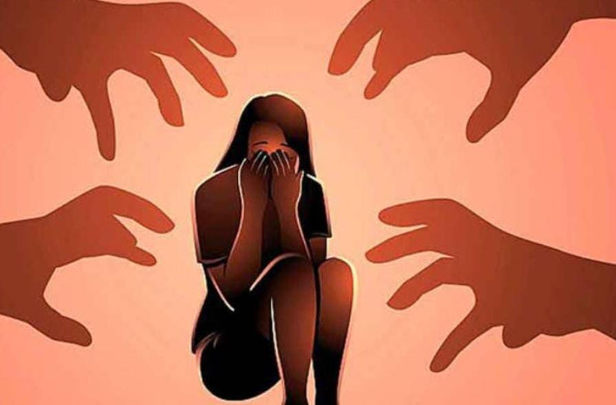 আতঙ্কে ভাষাহীন নির্যাতিতা , আড়াই ঘণ্টা চিৎকারের পরেও অসহায় মহিলা