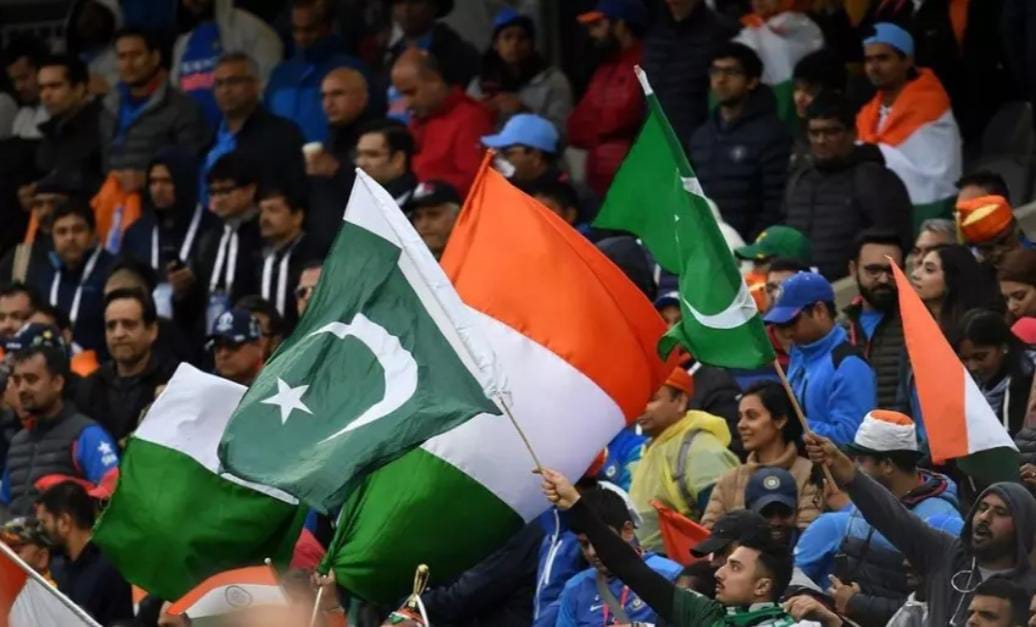 বিশ্বকাপের আগে তুঙ্গে করমর্দন বিতর্ক , নতুন বছরে চর্চায় ভারত - পাক মহারণ