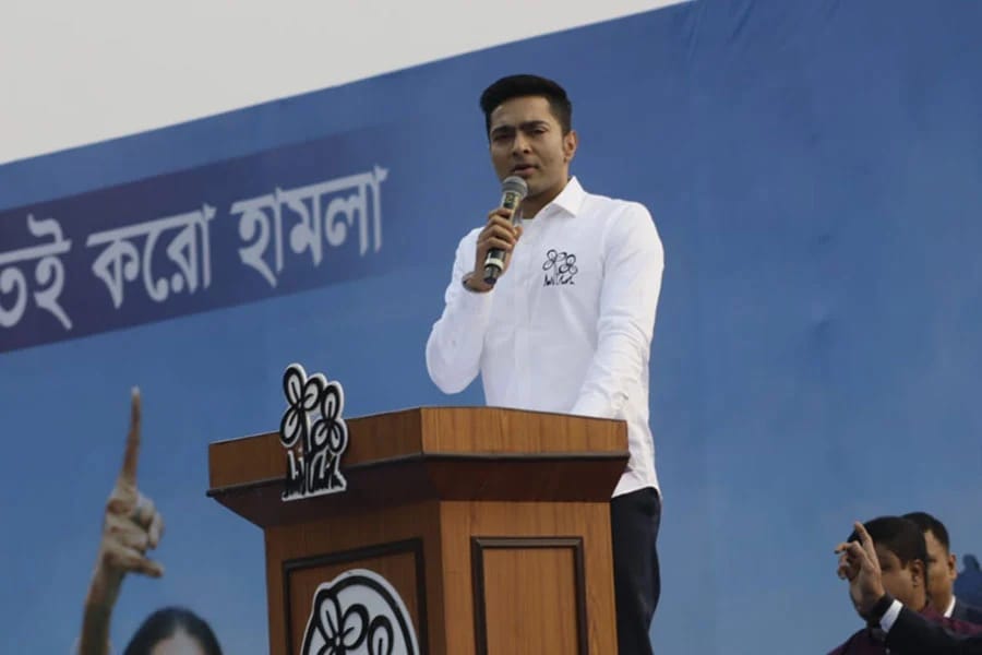 বিজেপির সাংসদই প্রধানমন্ত্রীকে বাংলাদেশি বলছে , রণসংকল্প সভা থেকে গেরুয়া শিবিরকে তোপ অভিষেকের