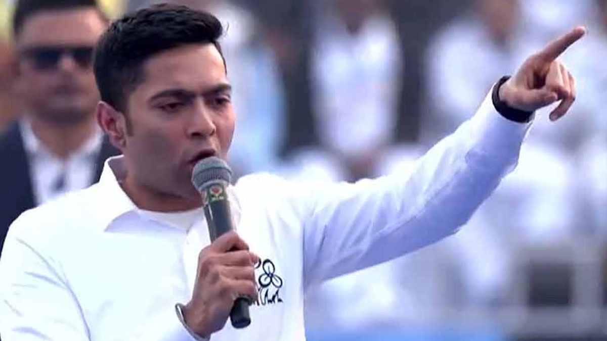 বাংলার দম দেখিয়ে এসেছি দিল্লিতে , বারুইপুরের সভা থেকে কমিশনকে নিশানা অভিষেকের