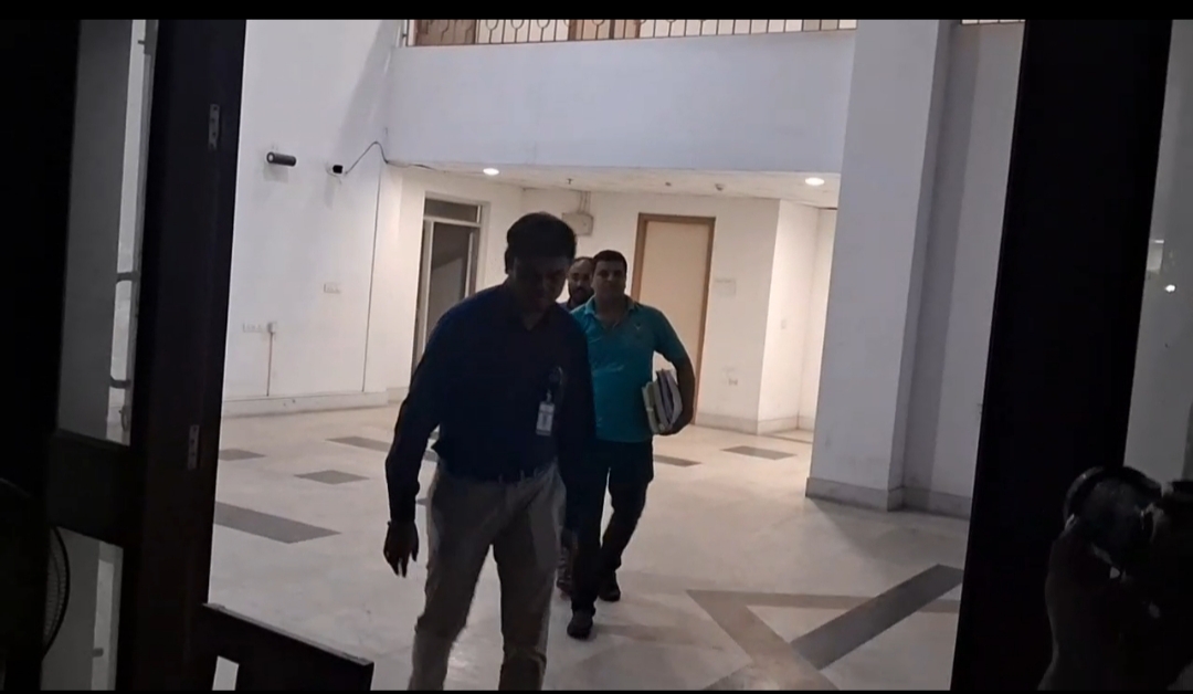 বর্ধমান বিশ্ববিদ্যালয়ে লালবাজার পুলিশের হানা, আর্থিক দুর্নীতির মামলায় গ্রেফতার কর্মী