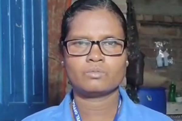 ভোটার তালিকায় বাংলাদেশি প্রসঙ্গ তুলতেই বিপদ , BLO কে জুতোপেটার অভিযোগ