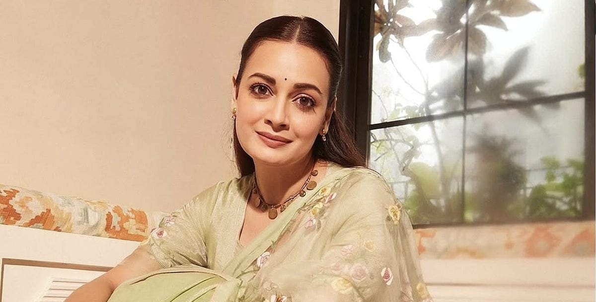 অভিনেত্রীর পর লেখিকা , দিয়া মির্জার কেরিয়ারে নয়া মোড়