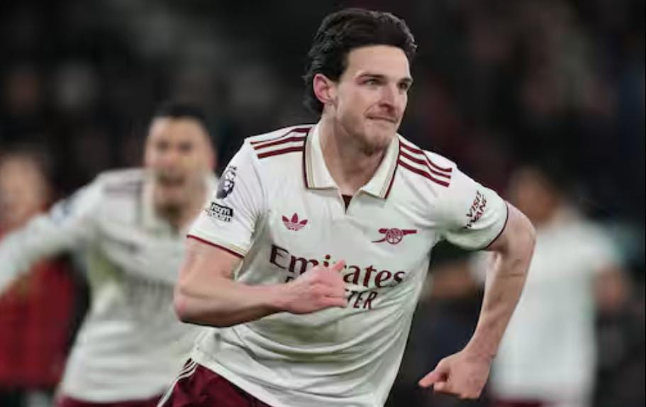 প্রিমিয়ার লিগ , বিজয়রথ অব্যাহত , রয়েসের জোড়া গোলে জমি শক্ত আর্সেনালের