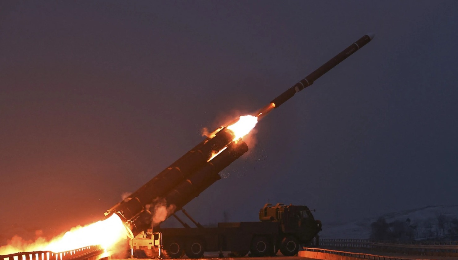 যুদ্ধের ডঙ্কা! দক্ষিণ কোরিয়ায় মিসাইল অ্যাটাক কিমের