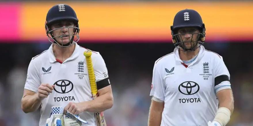 অ্যাশেজ , তিন উইকেট হারিয়েও মজবুত স্থিতিতে ইংল্যান্ড , প্রথম দিনের শেষে রানসংখ্যা ২১১