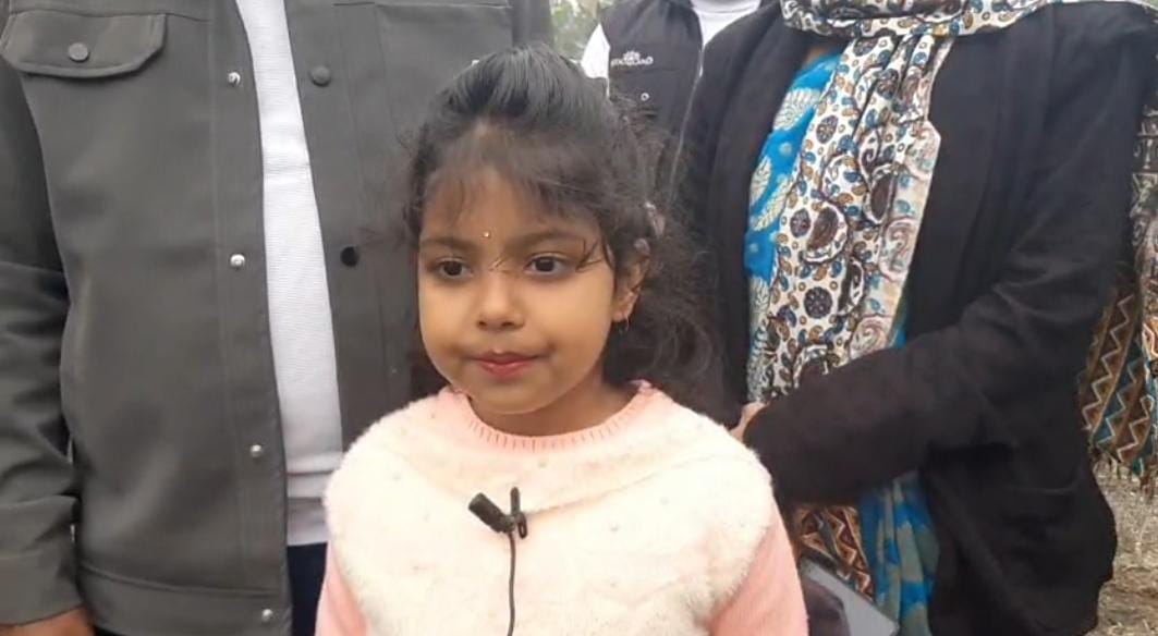 আড়ম্বর নয় , মেয়ের জন্মদিনে মানবিক উদ্যোগ , রক্তদান শিবিরের আয়োজন অসিত বাবুর