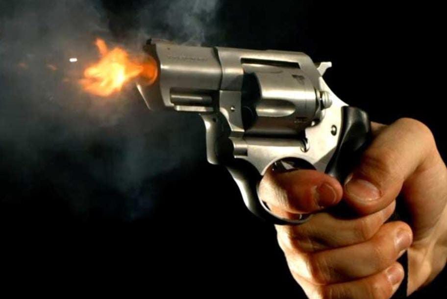 বিয়েবাড়িতে দুষ্কৃতীদের গুলিতে ঝাঁঝরা আম আদমি পার্টির নেতা , পলাতক দুষ্কৃতীরা