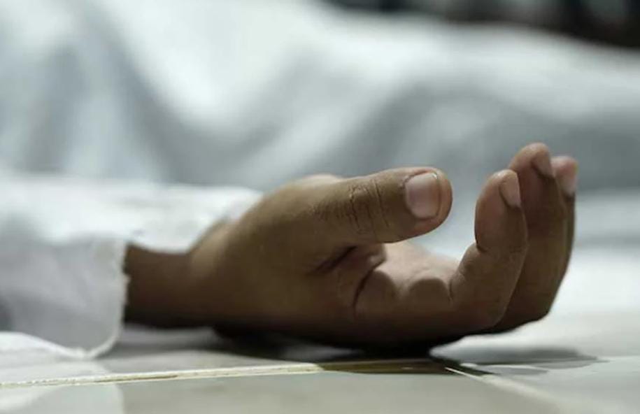 হোস্টেলের ঘর থেকে উদ্ধার ছাত্রীর ঝুলন্ত দেহ , খুনের অভিযোগ পরিবারের