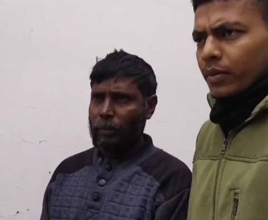 সন্দেশখালিতে পুলিশের গাড়িতে হামলা , গ্রেফতার মূল অভিযুক্ত মুসার দাদা