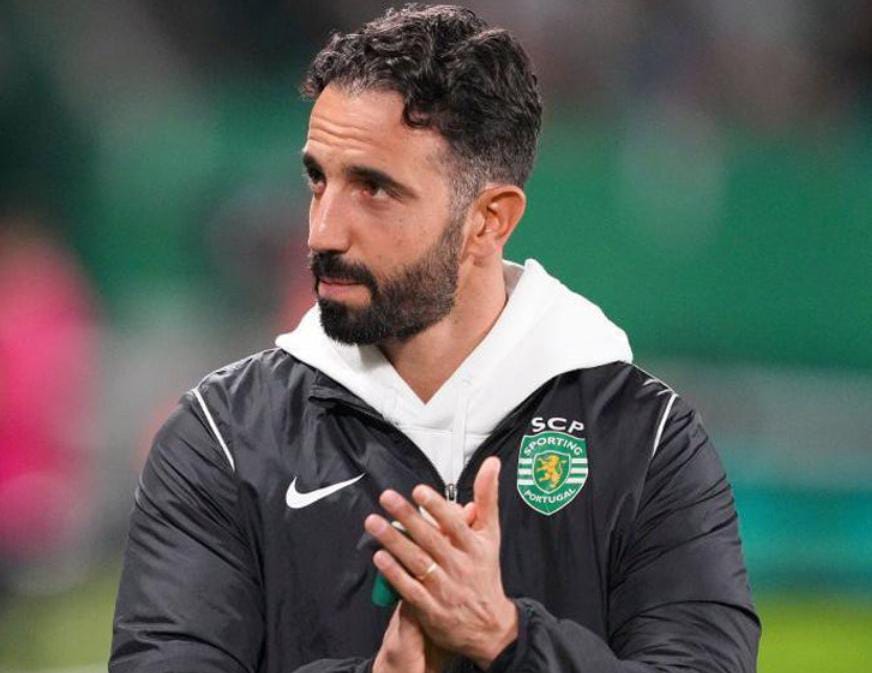 ক্লাবের বিরুদ্ধে বিদ্রোহী সুর ,  চাকরি গেল ম্যানচেস্টার ইউনাইটেড কোচের